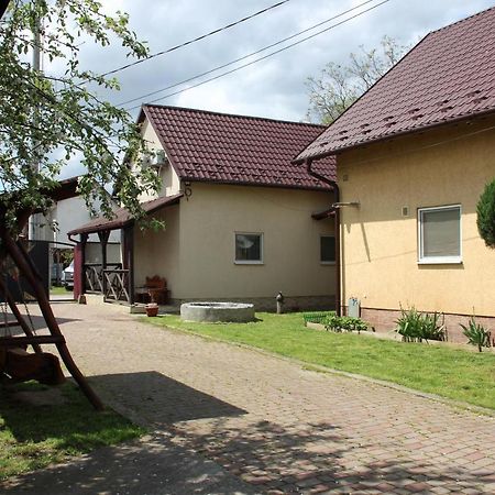 Роман Berehove  Exterior photo